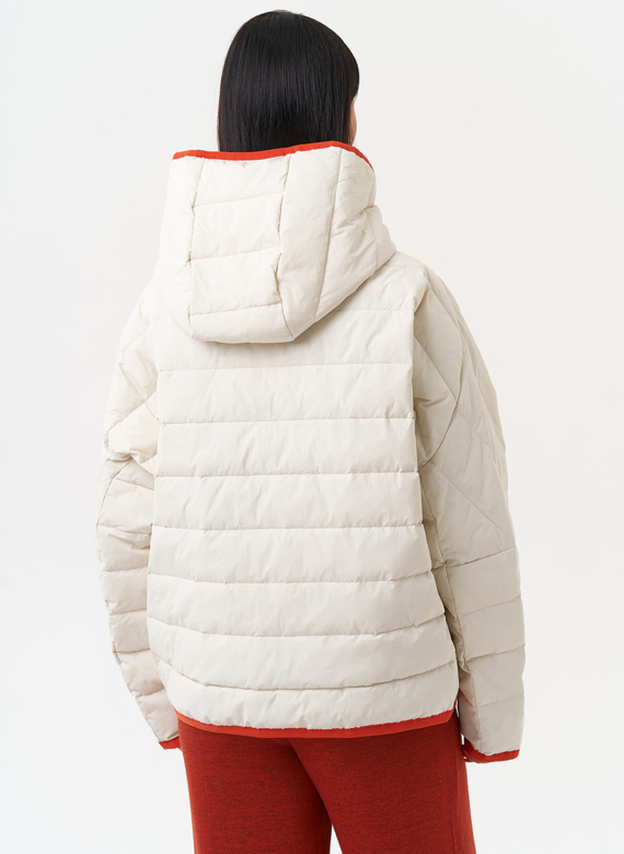 Женская утепленная куртка с капюшоном