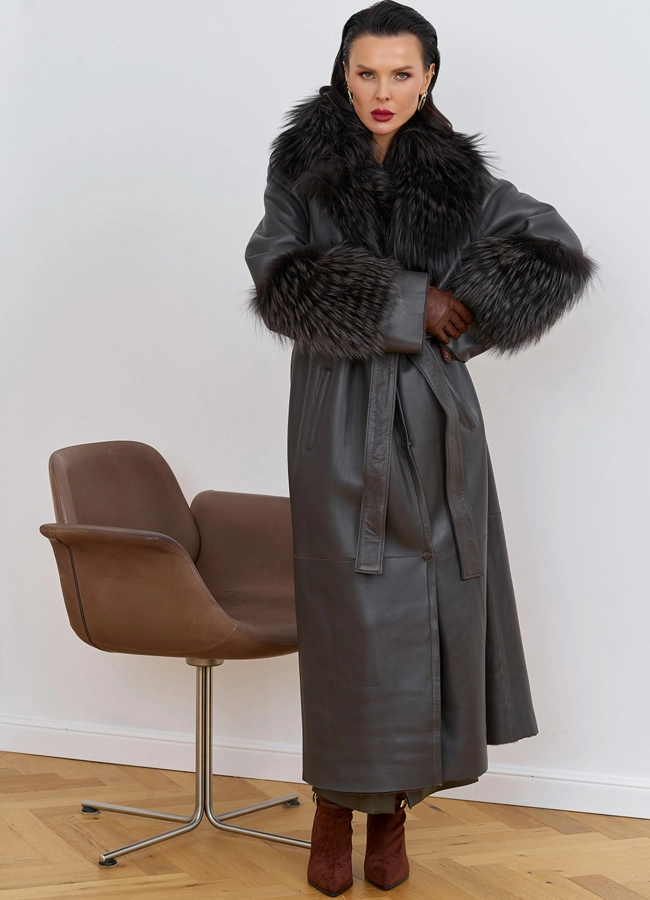 Женская натуральная дубленка с отделкой из меха лисы модель № 31610 меха малина