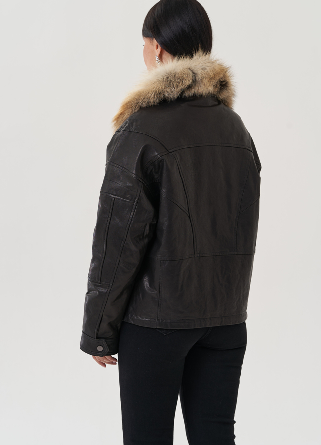 Женская куртка из натуральной кожи с отделкой из меха лисы модель № 25373 универмаг малина