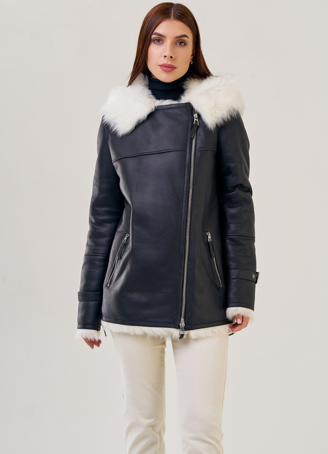 Укороченная женская дубленка с капюшоном модель № 23176 в рассрочку