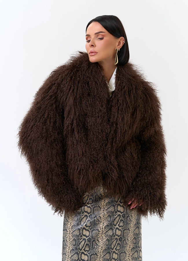 Короткая шуба из ламы модель № 31322 универмаг малина