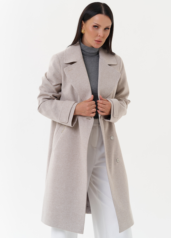 Пальто бежевого цвета с английским воротником модель № 27682 универмаг малина