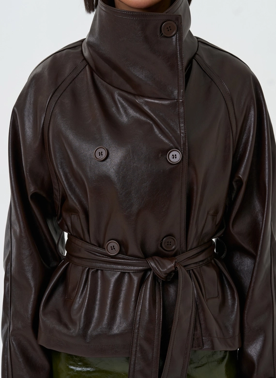 Женская куртка из эко кожи с поясом