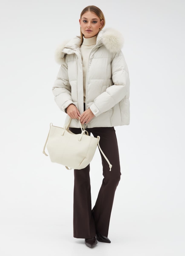 Короткий пуховик с капюшоном из меха песца модель № 31118 универмаг малина