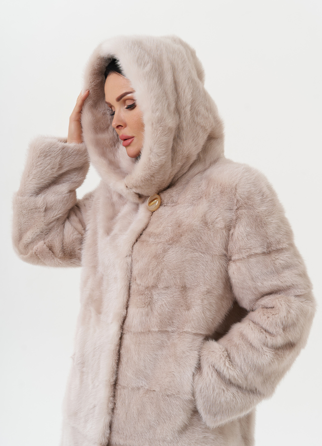 Светлая норковая шуба с капюшоном модель № 24957 универмаг малина