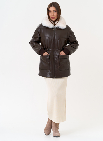 Женский пуховик из эко кожи с воротником из эко меха