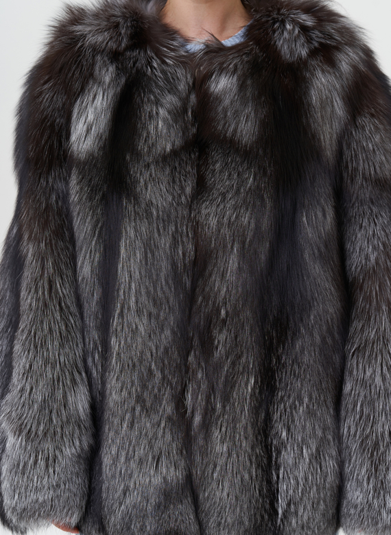 Шуба оверсайз из меха чернобурки