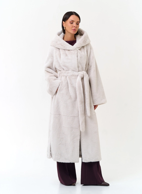 Женская шуба из эко меха с капюшоном фото