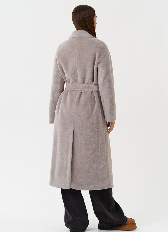 Утепленное двубортное пальто с английским воротником модель № 28103 универмаг малина