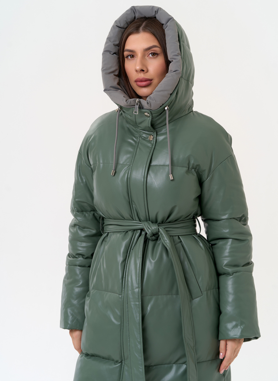 Женский пуховик из эко кожи с капюшоном